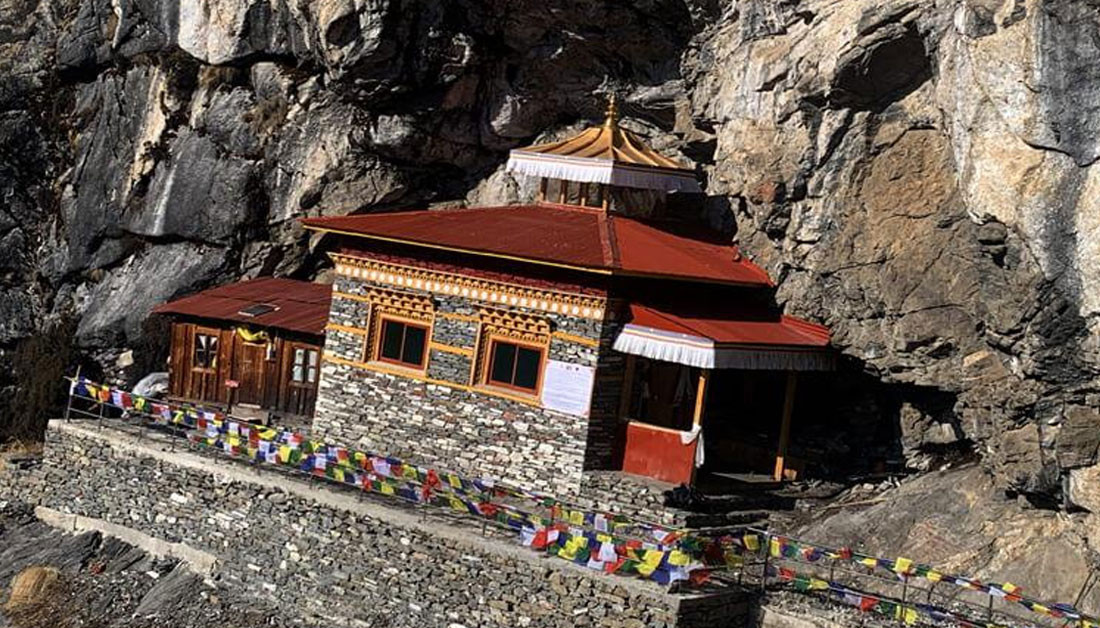 दोलखाको लप्ची गुम्बा : हिमाली काखमा रहेको पवित्र बौद्ध तीर्थस्थल